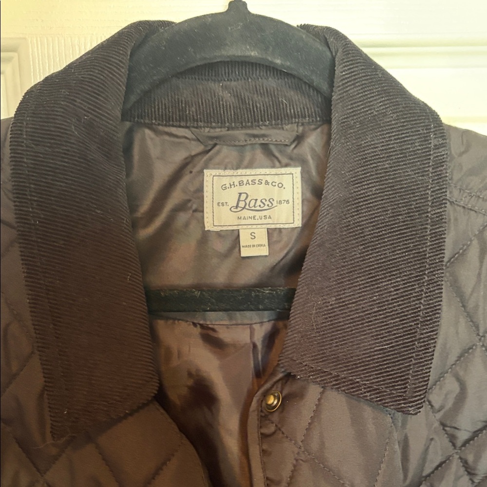G.H. Bass & Co. Women’s Quilted Black Jacket with Corduroy Collar